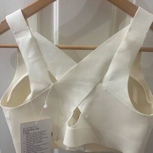 NWT. Lululemon 34DD Sports Bra.